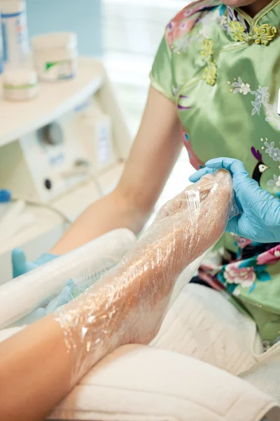 Wrap feet pedicure procedure