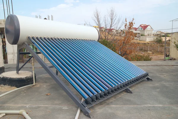 Vacuum solar water heating system