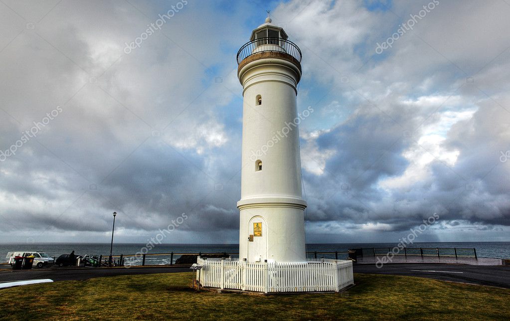 http://static6.depositphotos.com/1005592/597/i/950/depositphotos_5978426-Lighthouse-against-dramatic-sky.jpg