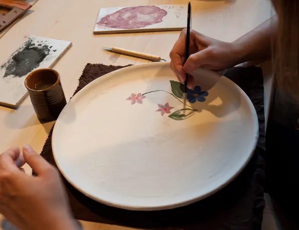 paint and create ceramic painting