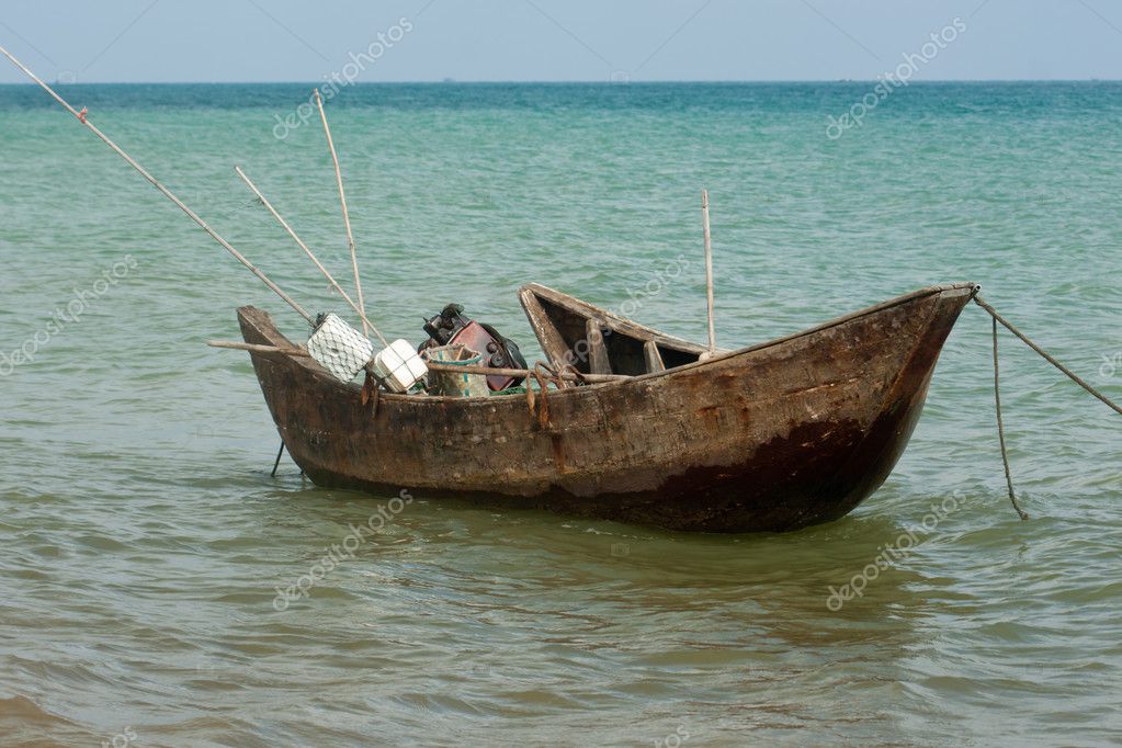 Traditional chinese wooden fishing boat — Stock Photo © stockhouse 