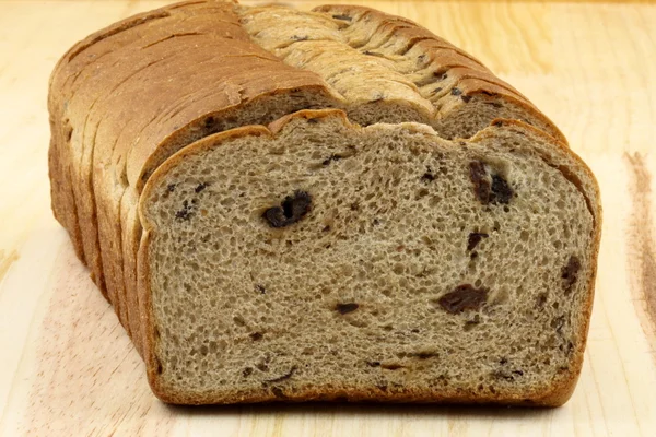 Wholegrain raisins and nuts bread