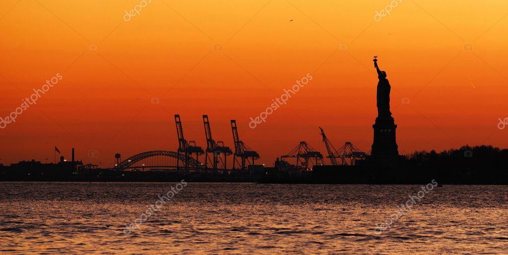 depositphotos_5567995-New-York-City-Manhattan-Statue-of-Liberty.jpg