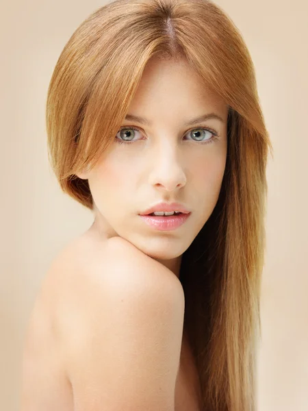 Head And Shoulders Portrait Of Beautiful Woman — Stock Photo