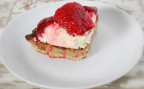 Strawberry pie tart cake