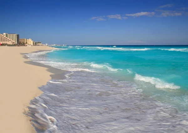 Cancun caribbean sea beach shore turquoise — Stock Photo #5511215