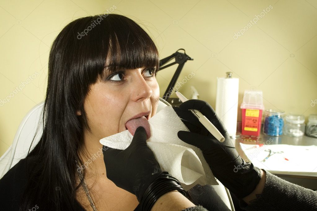 getting tongue piercing