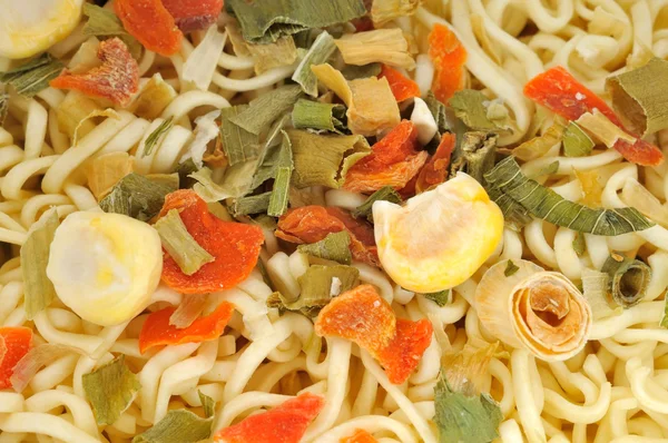 Dried noodles with ingredients