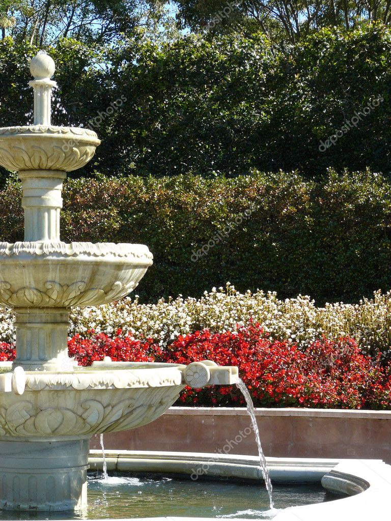 Pretty Garden Fountain — Stock Photo © scarfe #6176831