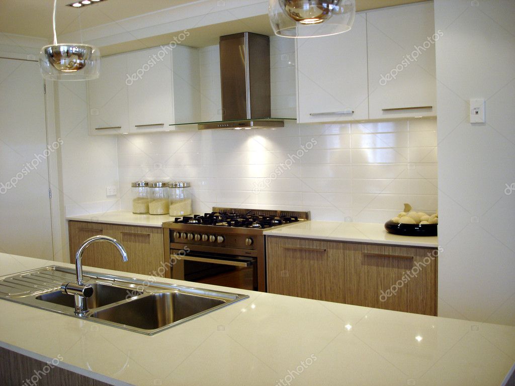 Moderne keuken bruin en wit — stockfoto © scarfe #6502183