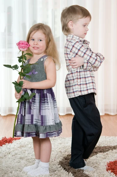 Девочка и мальчик — стоковое фото