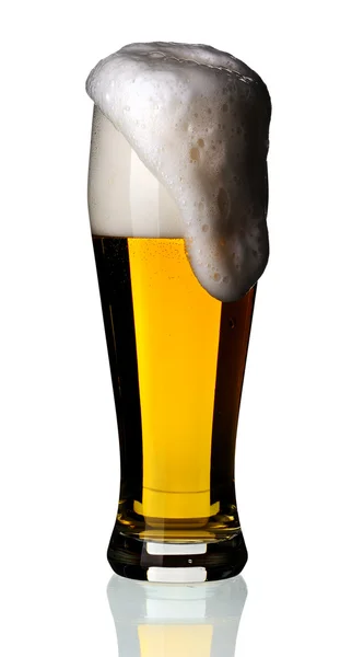 Bicchiere di birra, isolato . — Foto Stock