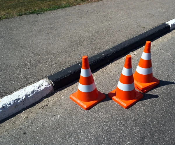 Trois cône orange signe — Photo