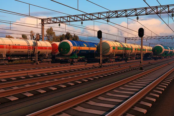 Trens de carga com carros tanque de combustível no pôr do sol — Fotografia de Stock