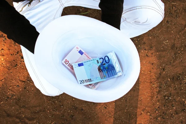 Chapéu com dinheiro — Fotografia de Stock