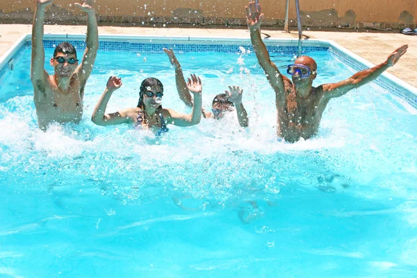 In zwembad — Stockfoto
