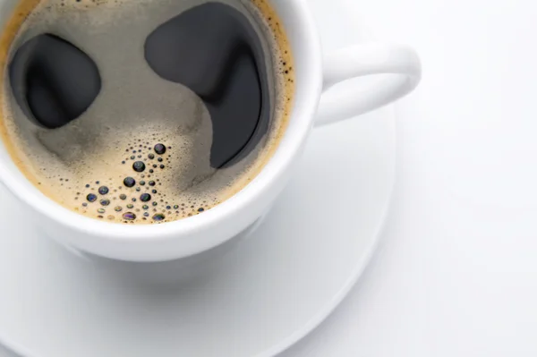 Zwarte koffie. geïsoleerd op wit — Stockfoto