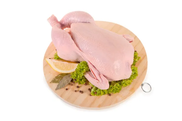 Pollo crudo fresco y condimentos — Foto de Stock