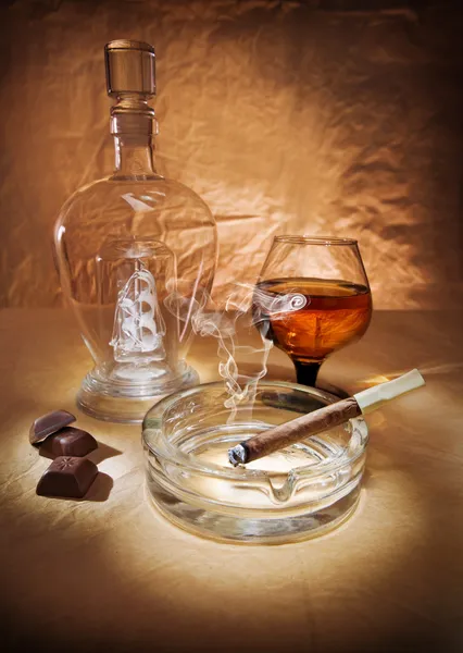Still life with cigar and cognac — Stock Photo, Image