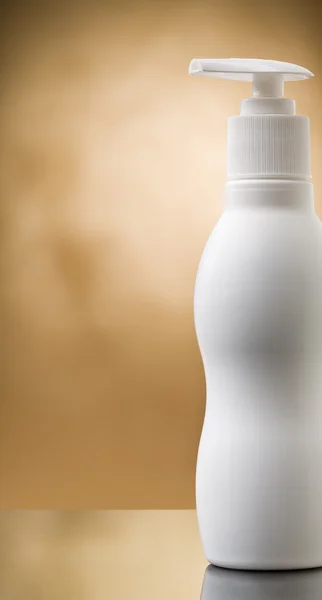 Beyaz boşaltmak yuvarlak şişe — Stok fotoğraf