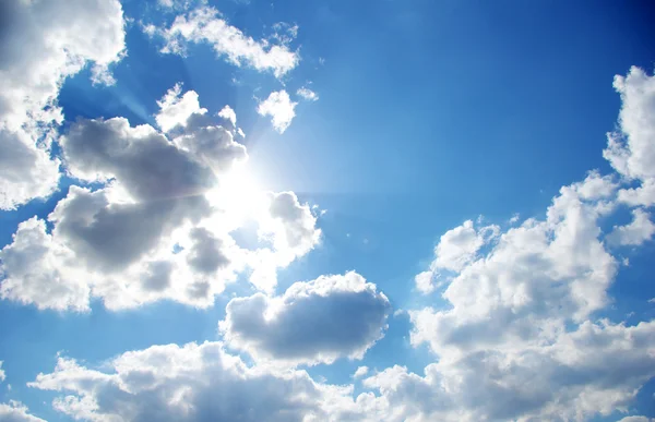 Σύννεφα και ήλιο — Φωτογραφία Αρχείου