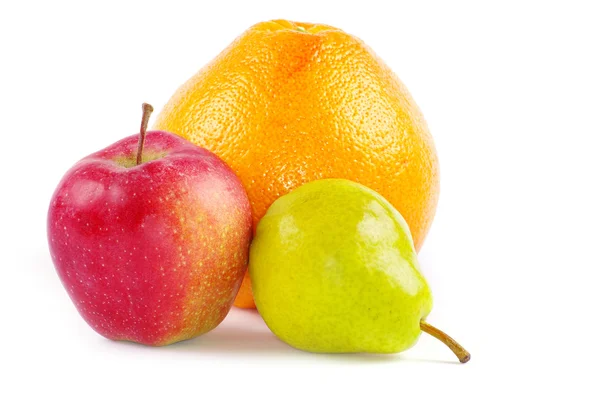 Früchte auf weiß — Stockfoto
