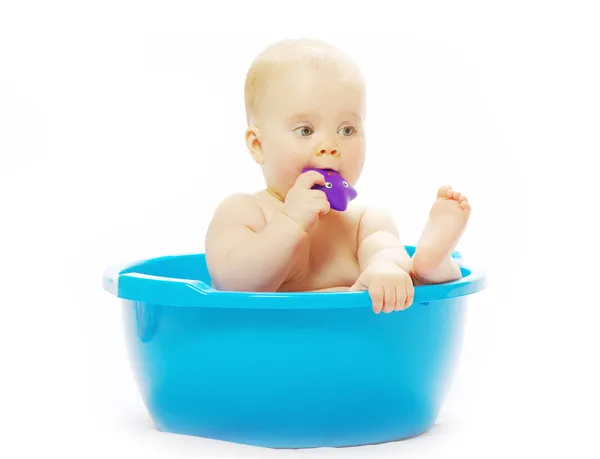 Ребенок купается — стоковое фото