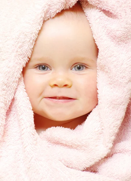 Dítě pod dekou — Stock fotografie