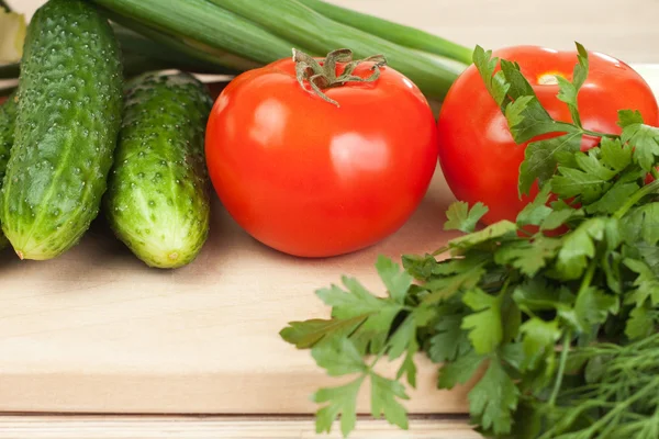 Fresh vegetables on the hardboard — Stock Photo, Image