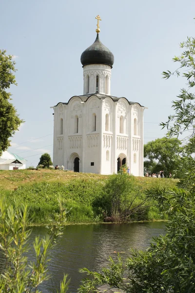Chiesa dell'Intercessione sul fiume Nerl — Foto Stock