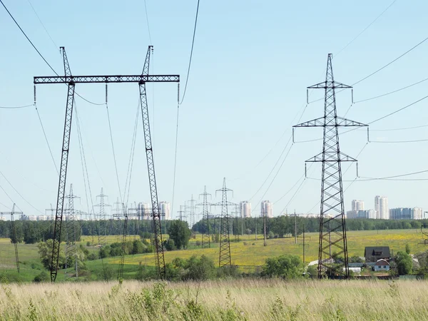 Towes van transmissie van elektriciteit — Stockfoto