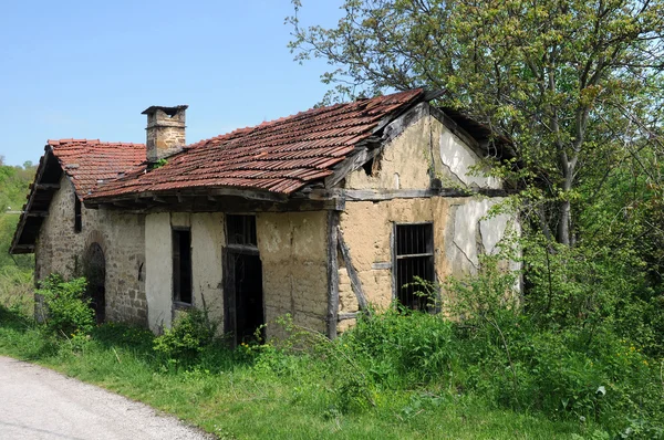 A kiterjedt intézményi elhagyott mill — 스톡 사진