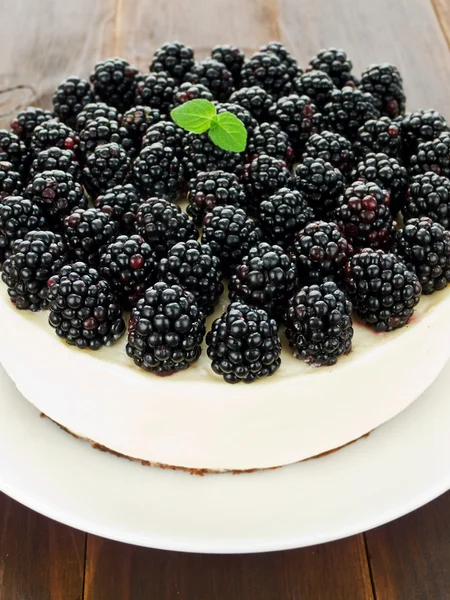 Blackberry cheesecake — Stock Photo, Image