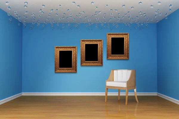 Silla blanca sola con marcos en habitación azul —  Fotos de Stock
