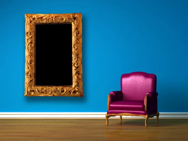 Фиолетовый стул с современной рамкой в голубом минималистском интерьере — стоковое фото