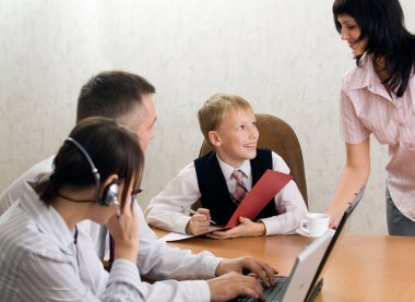 gülen çocuk-Şef personeli ile