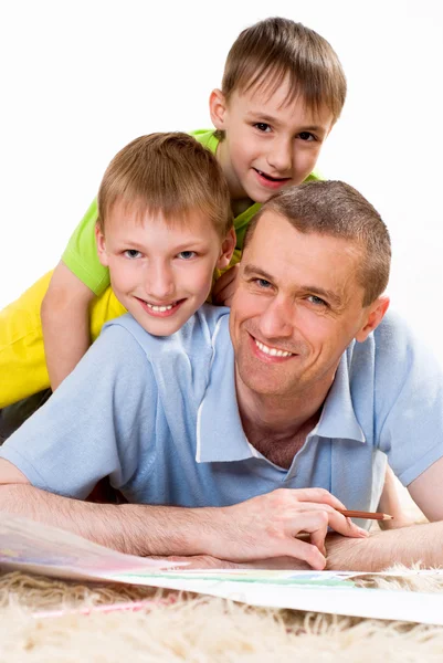 Father and two young brothers — Stock Photo, Image