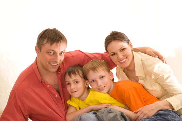 Ebeveynlerin çocukları ile birlikte — Stok fotoğraf