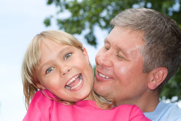 快乐的父亲和女儿 — 图库照片