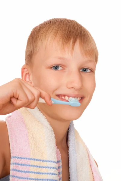 Pojke borsta tänderna — Stockfoto