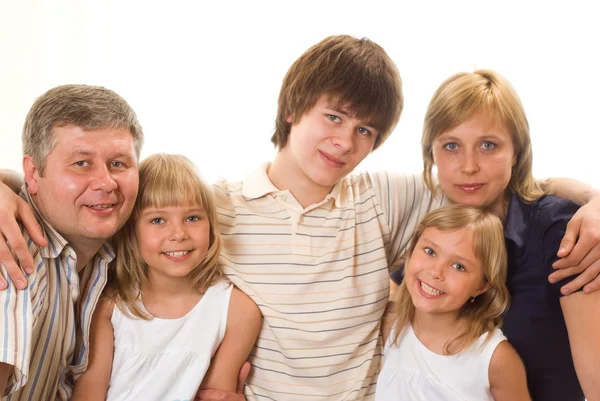Portrait d'une famille heureuse de cinq personnes — Photo