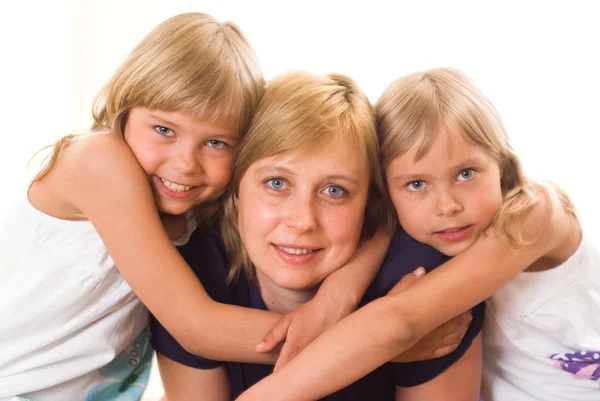 Mamma è con le figlie — Foto Stock