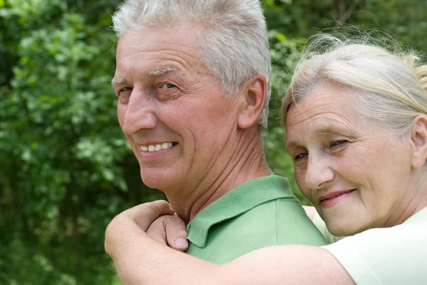 Mutlu yaşlı çift — Stok fotoğraf