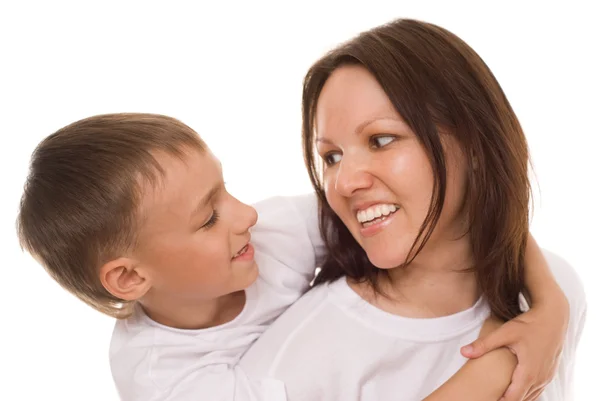 Mutter mit ihrem Kind auf einem weißen — Stockfoto