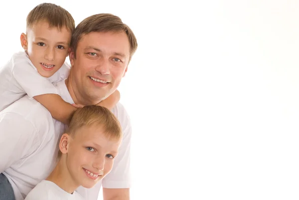Mladý otec se dvěma syny — Stock fotografie