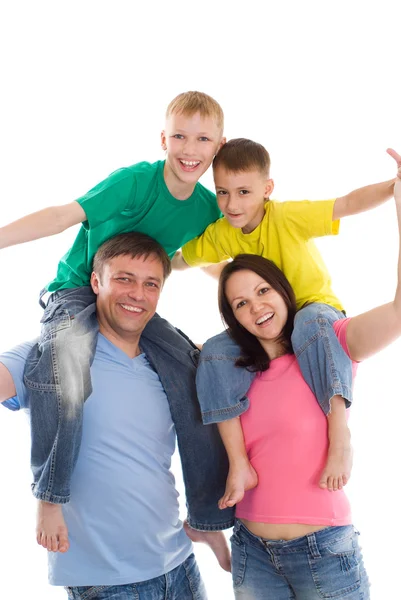 Szczęśliwa czteroosobowa rodzina — Zdjęcie stockowe