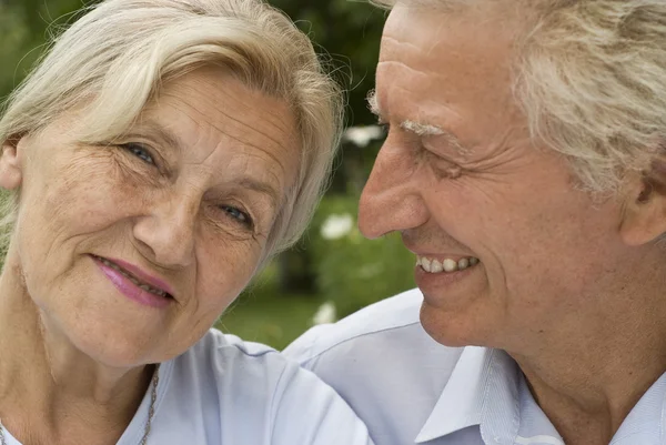 Mutlu yaşlı çift — Stok fotoğraf