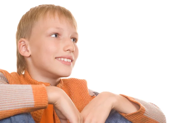 Netter Junge im orangen Hemd — Stockfoto