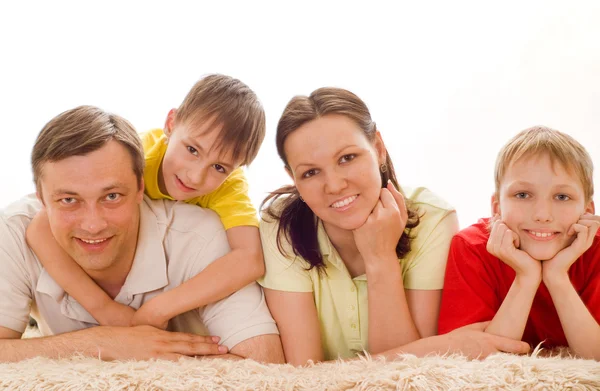 幸福家庭的肖像 免版税图库照片