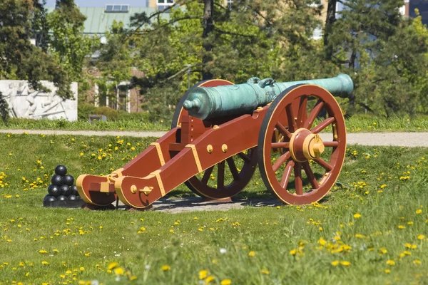 Ancient battle cannon — Stock Photo, Image